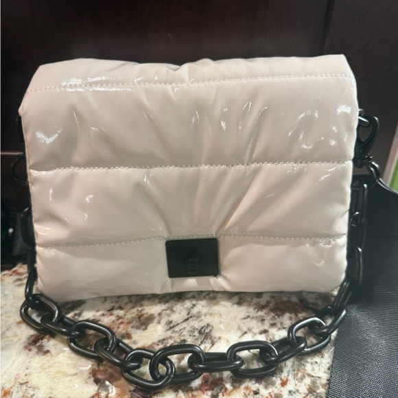 *PRE-OWNED* THINK ROYLN Downtown Crosswalk Glossy Crossbody Bag - Picture 2 of 10